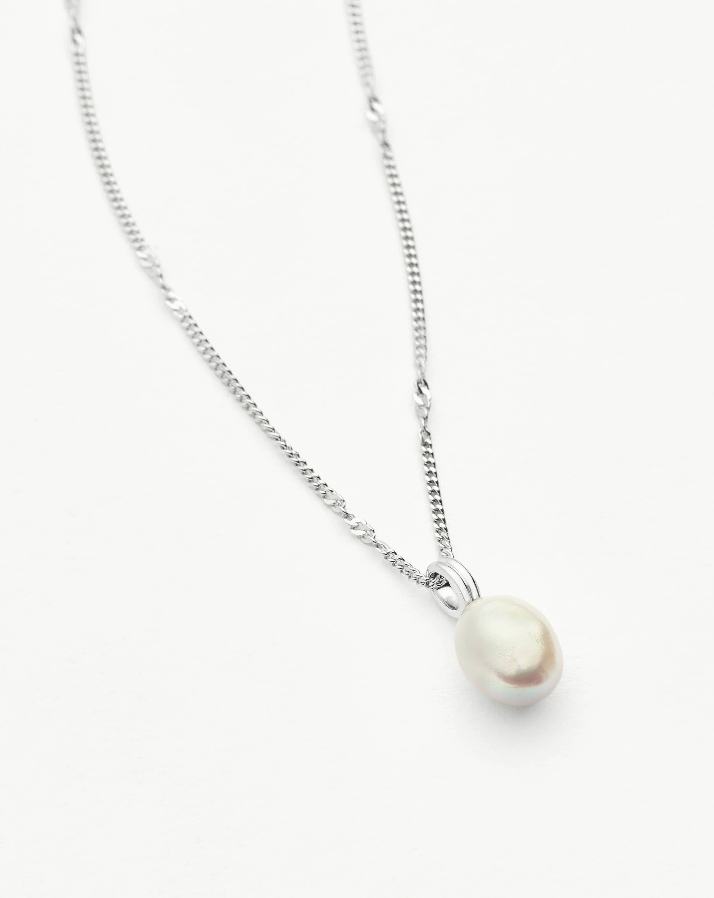 Baroque Pearl Twisted Chain Necklace | Sterling Silver/Freshwater Baroque Pearl - Image 4