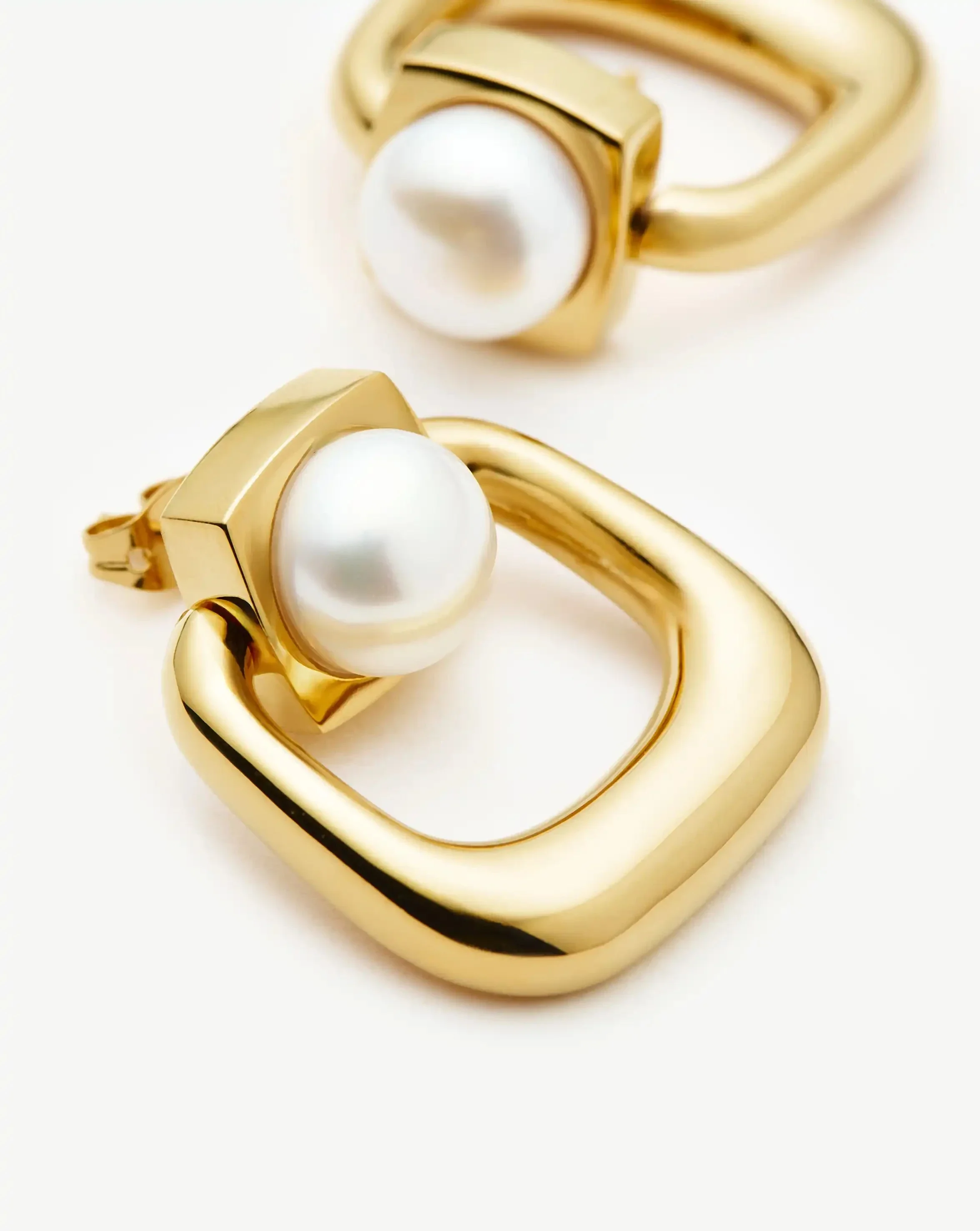Button Pearl Statement Stud Earrings  | 18ct Gold Plated/Pearl - Image 5