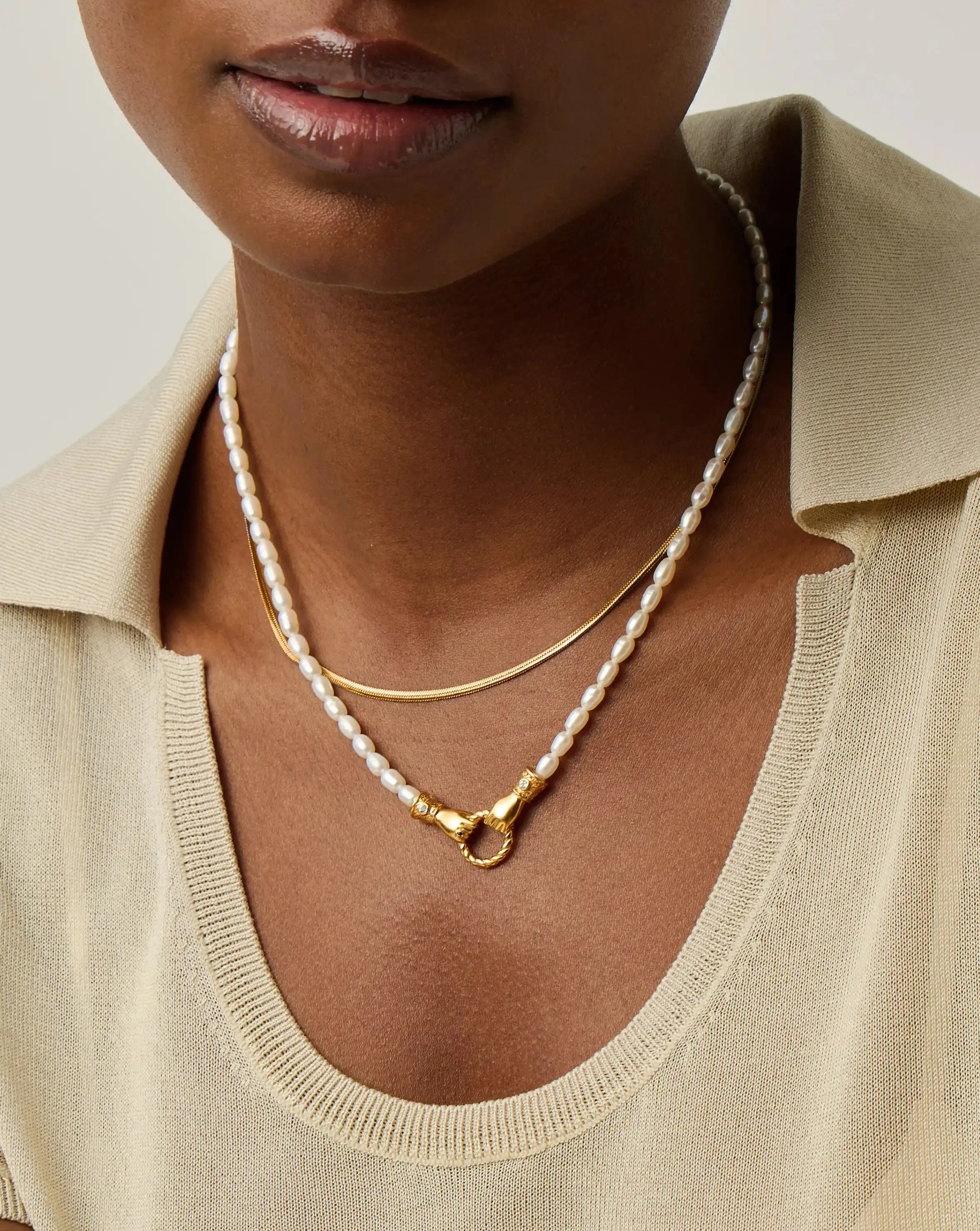 Harris Reed In Good Hands & Snake Chain Necklace Set | 18ct Gold Plated/Pearl & Black Onyx - Image 2
