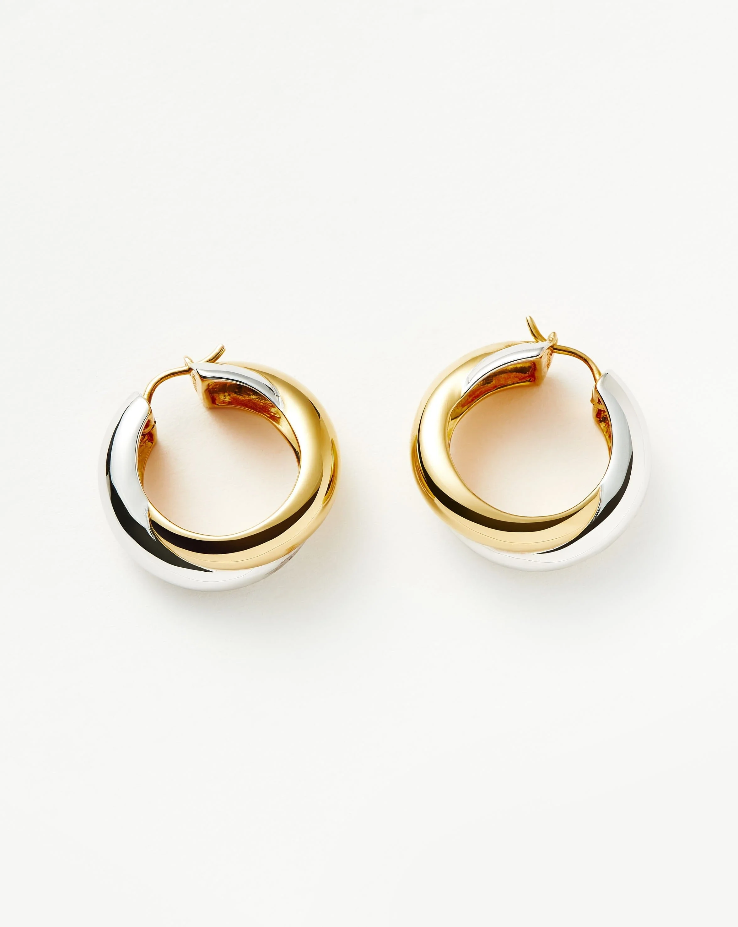 Lucy Williams Chunky Entwine Medium Hoop Earrings | Mixed Metal - Image 4