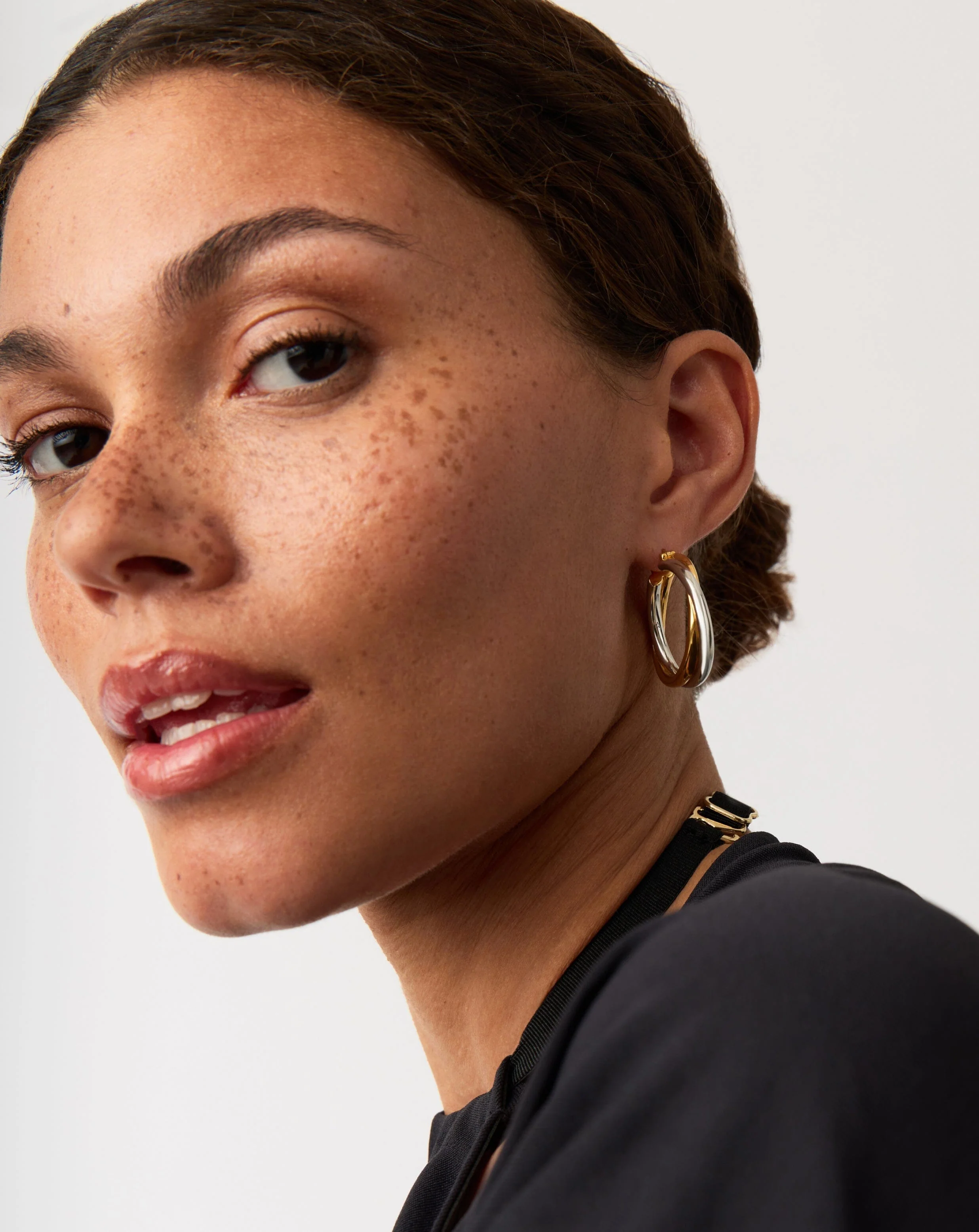 Lucy Williams Entwine Large Hoop Earrings | Mixed Metal - Image 3