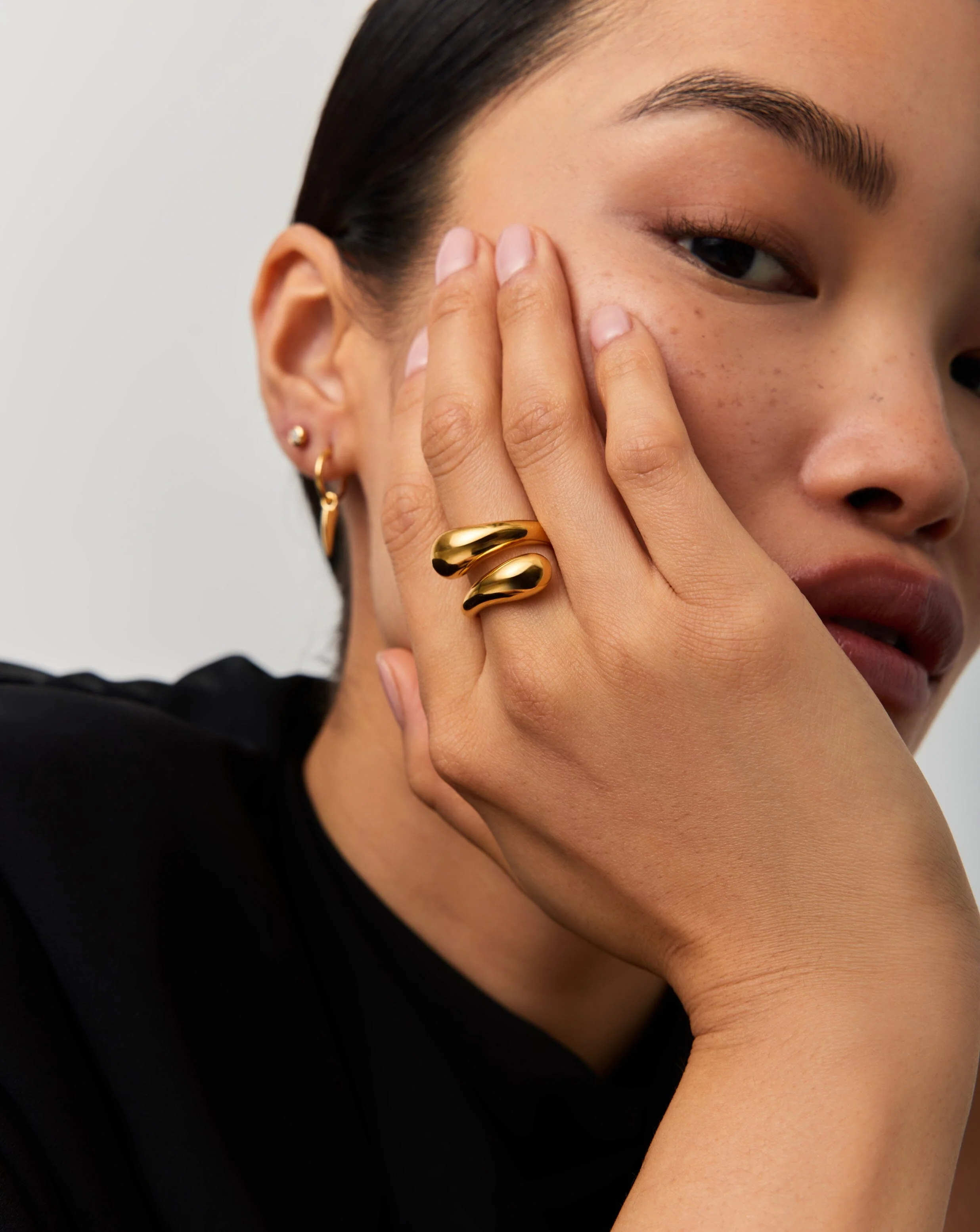 Savi Sculptural Crossover Ring | 18ct Gold Vermeil - Image 2