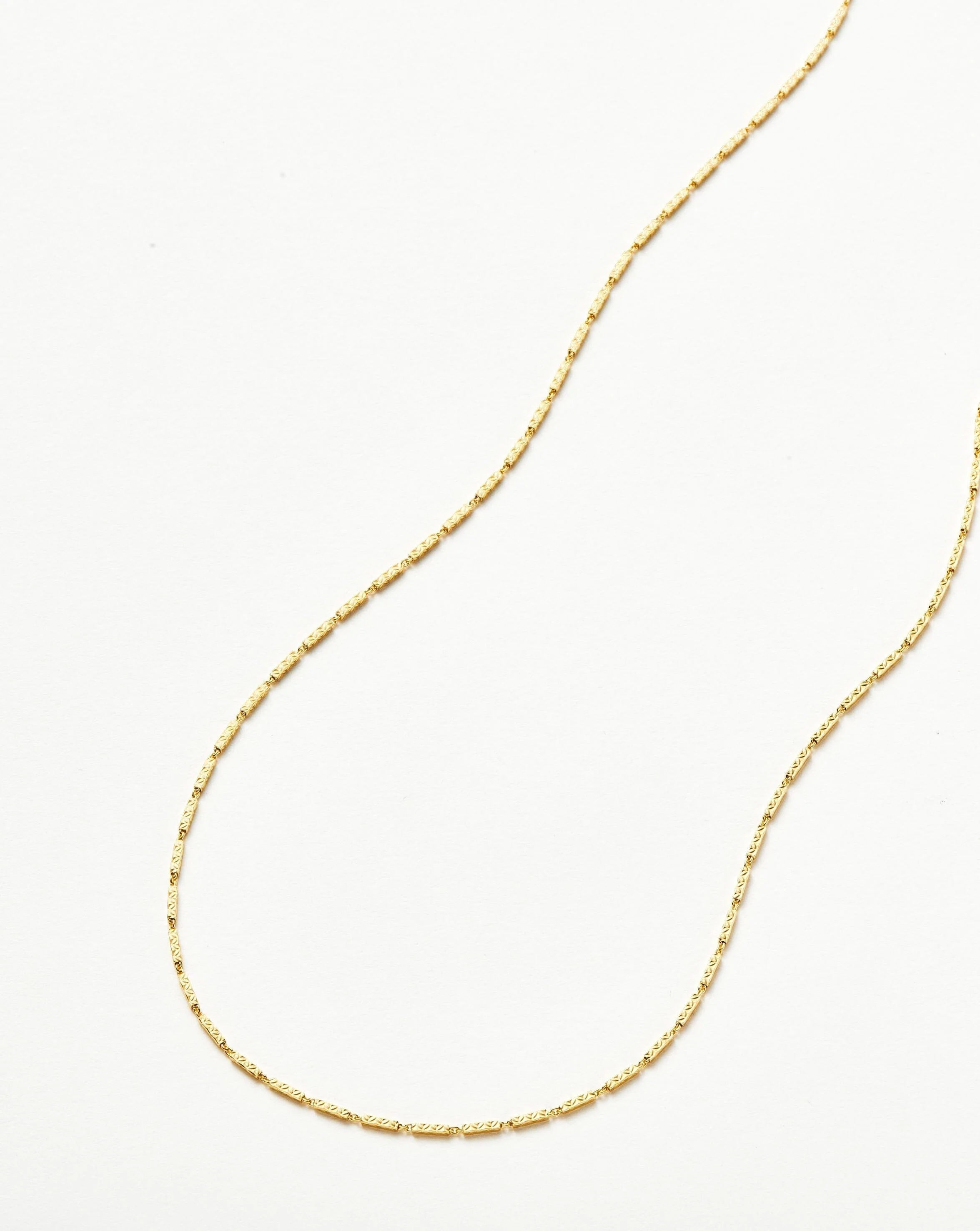 Savi Textured Link Chain Necklace - Image 2